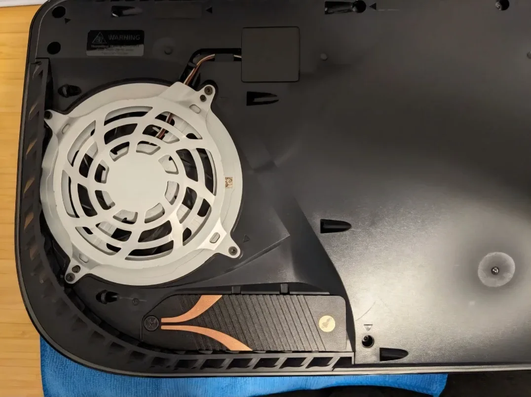 PS5 (no scam). Like new. God of war. CLEAN. Upgraded heat sink. image indicator(6)