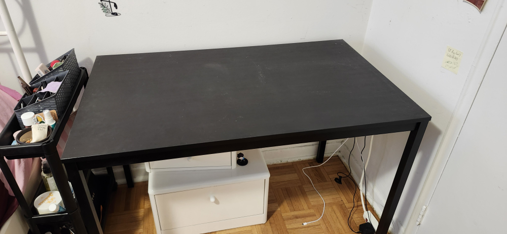 Black Desk