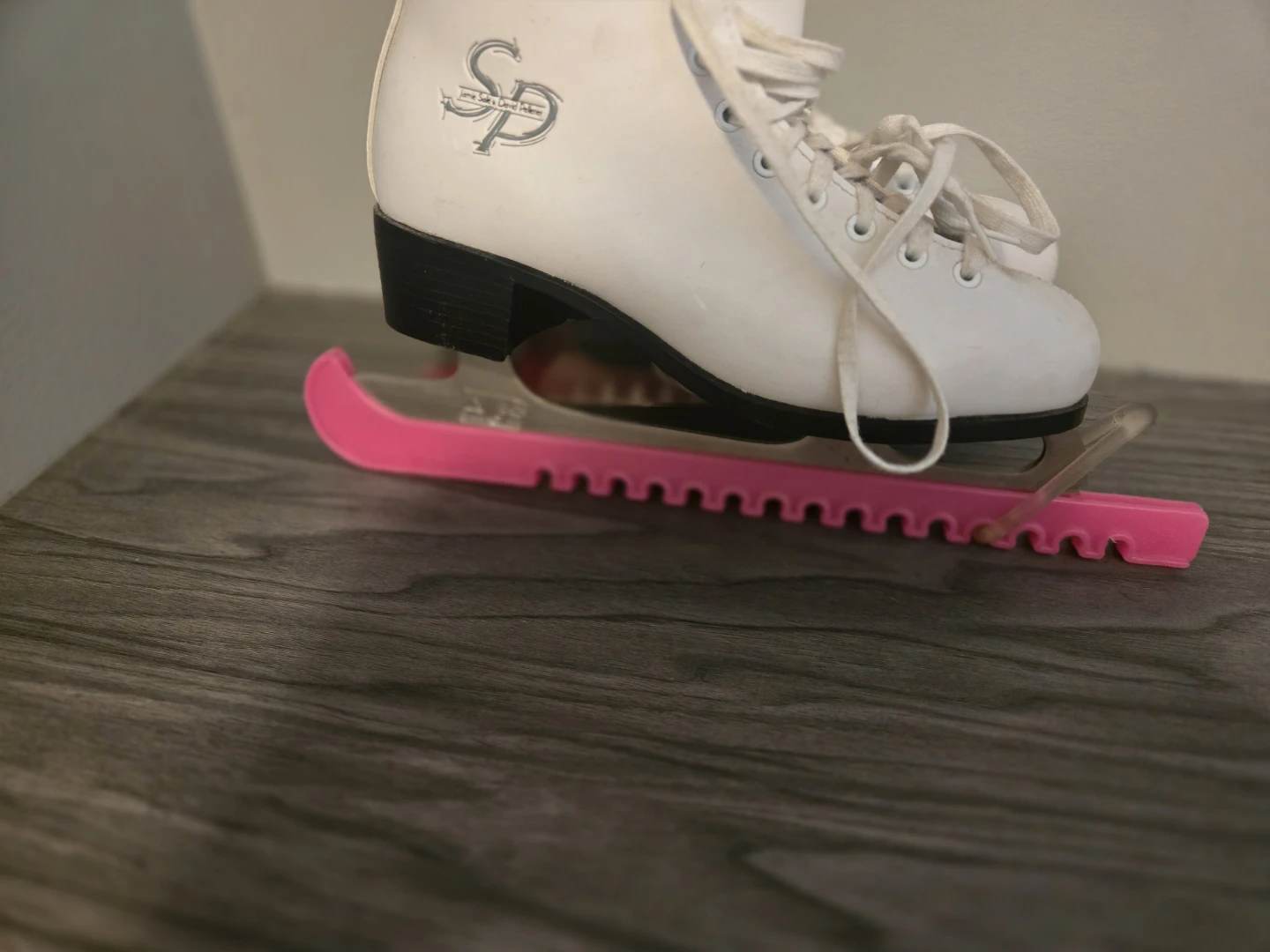 Free Figure Skates Size 7