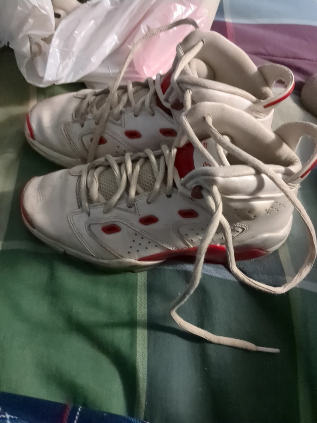 Jordan Basketball Shoes - US 6.5Y - photo 2