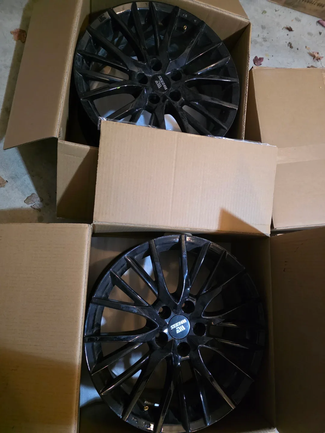 WC Wheels 18x8.0 Black Alloy Rim image indicator(6)