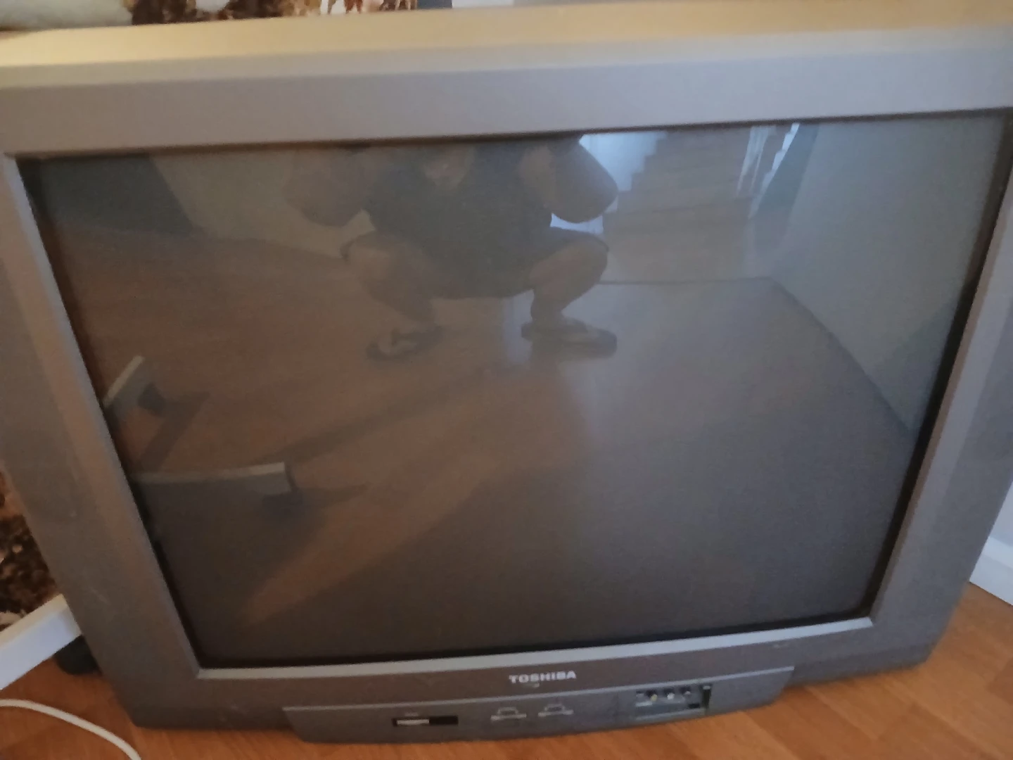 Toshiba Color TV 27A43 - photo 2