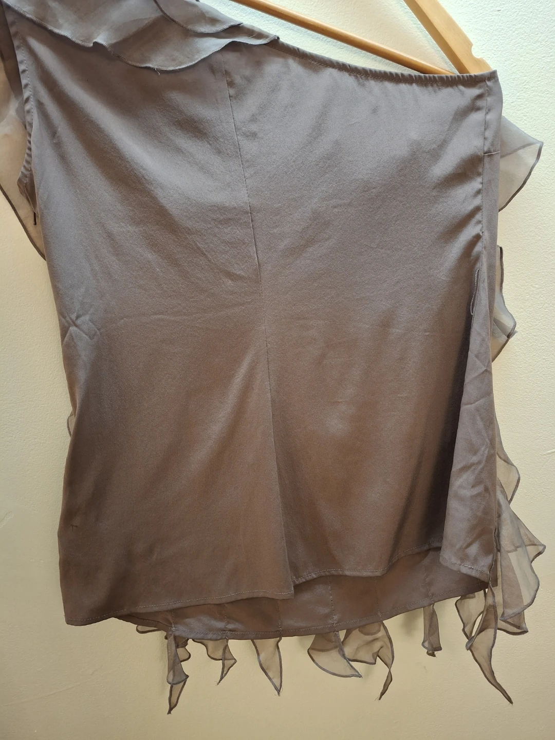 Bebe 100% Silk Ruffle Top - photo 3