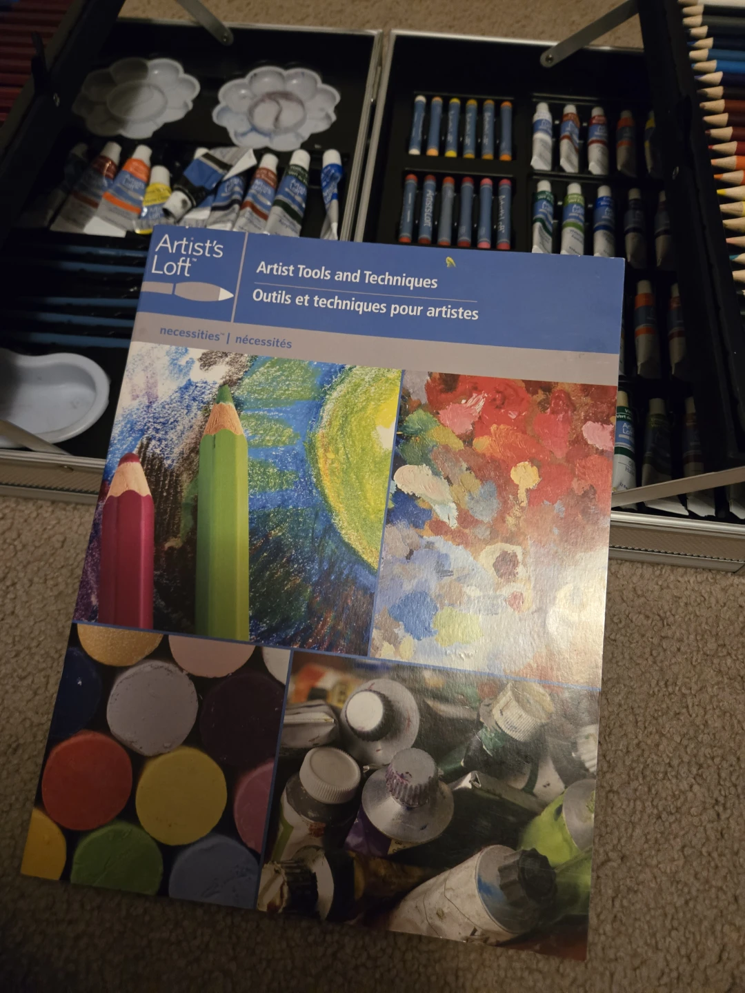 Artist's Loft Art Set with Tools & Techniques Guide - photo 2