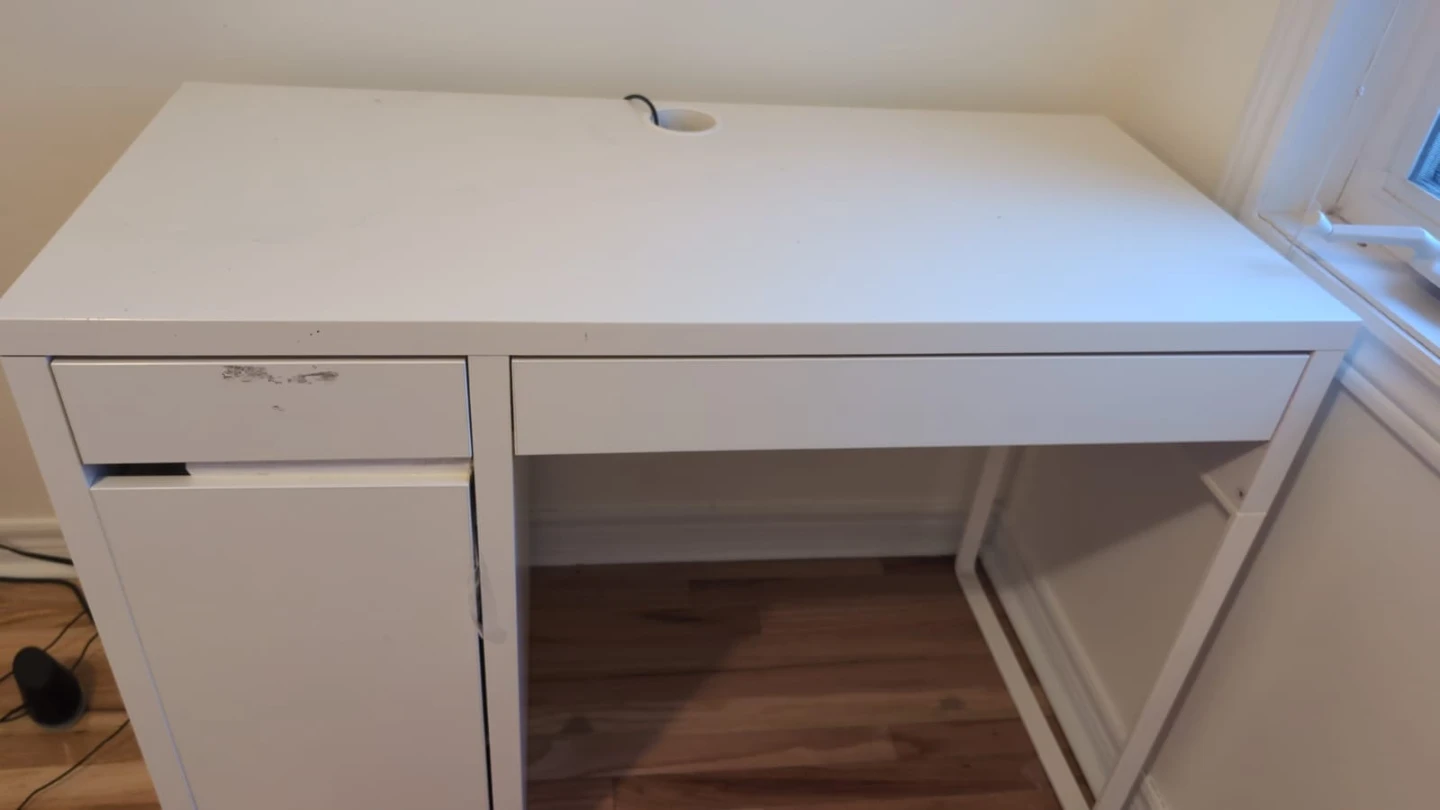 IKEA MICKE Desk - White - photo 2