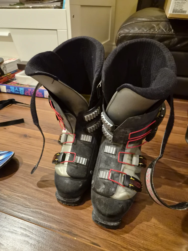 Elan Pinball Pro 145 Skis with Head Poles & Boots - photo 4