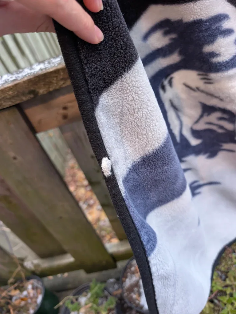 Fleece Throw Blanket image indicator(2)