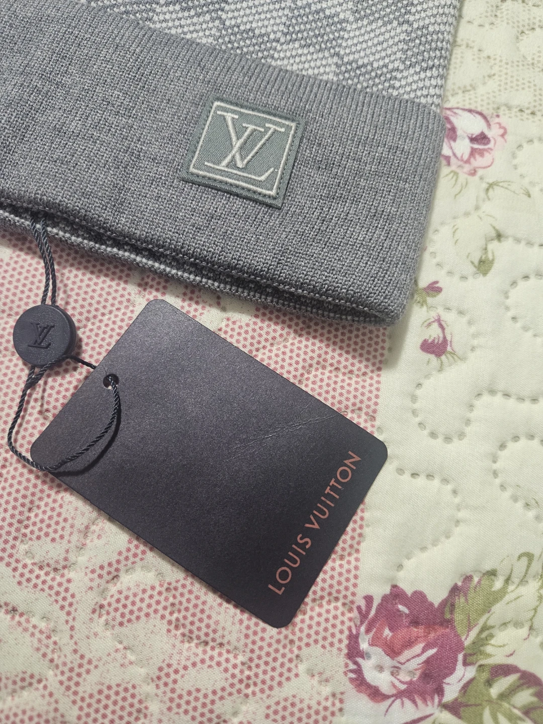 Louis Vuitton Grey Beanie - New with Tags! - photo 2