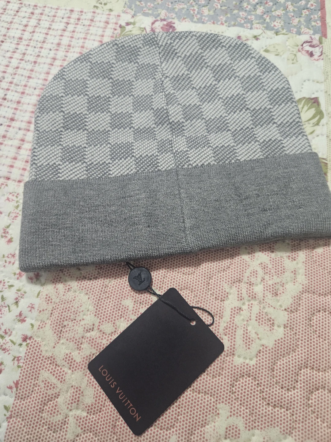 Louis Vuitton Grey Beanie - New with Tags! - photo 4