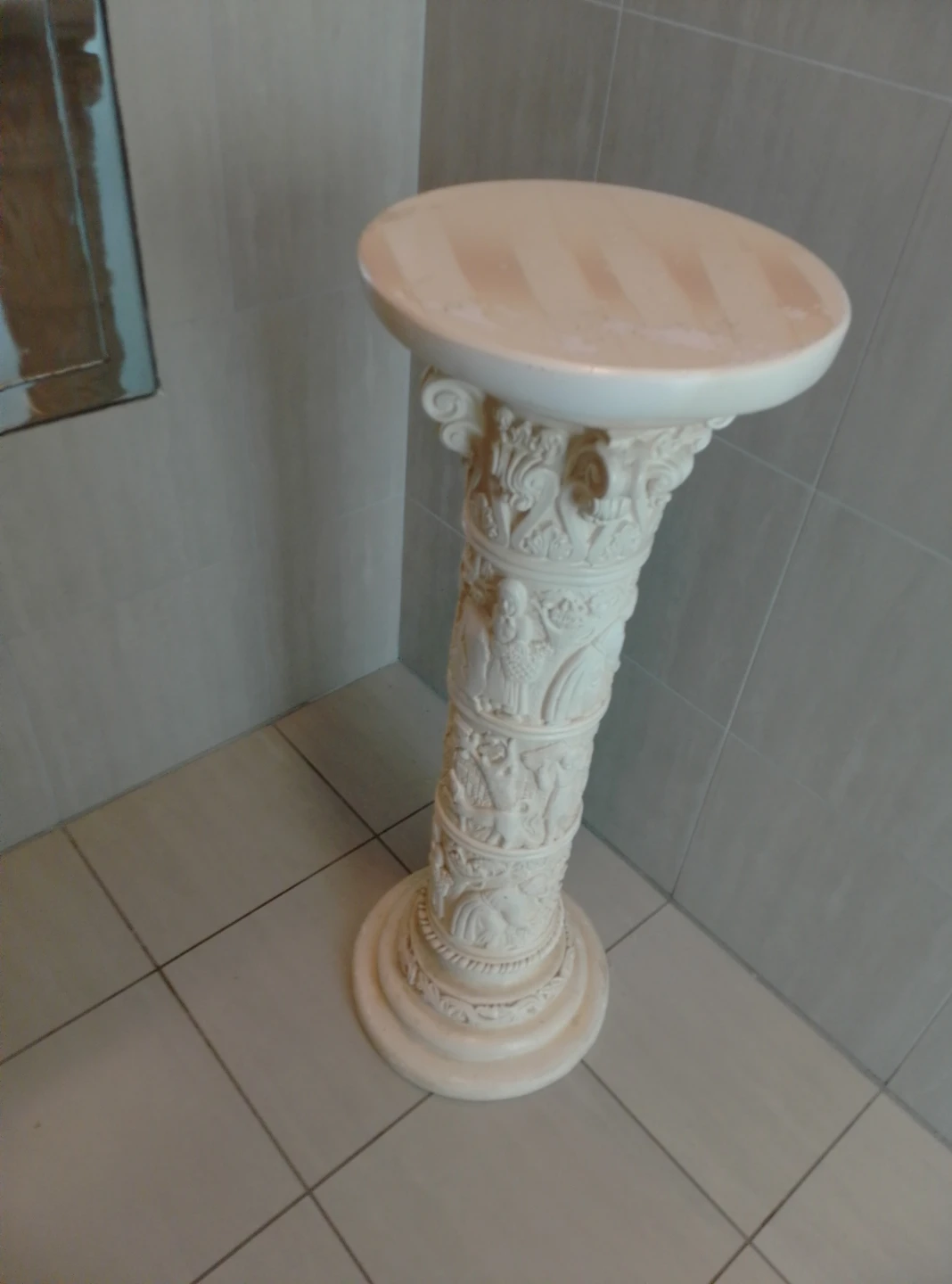 Decorative White Pedestal Stand