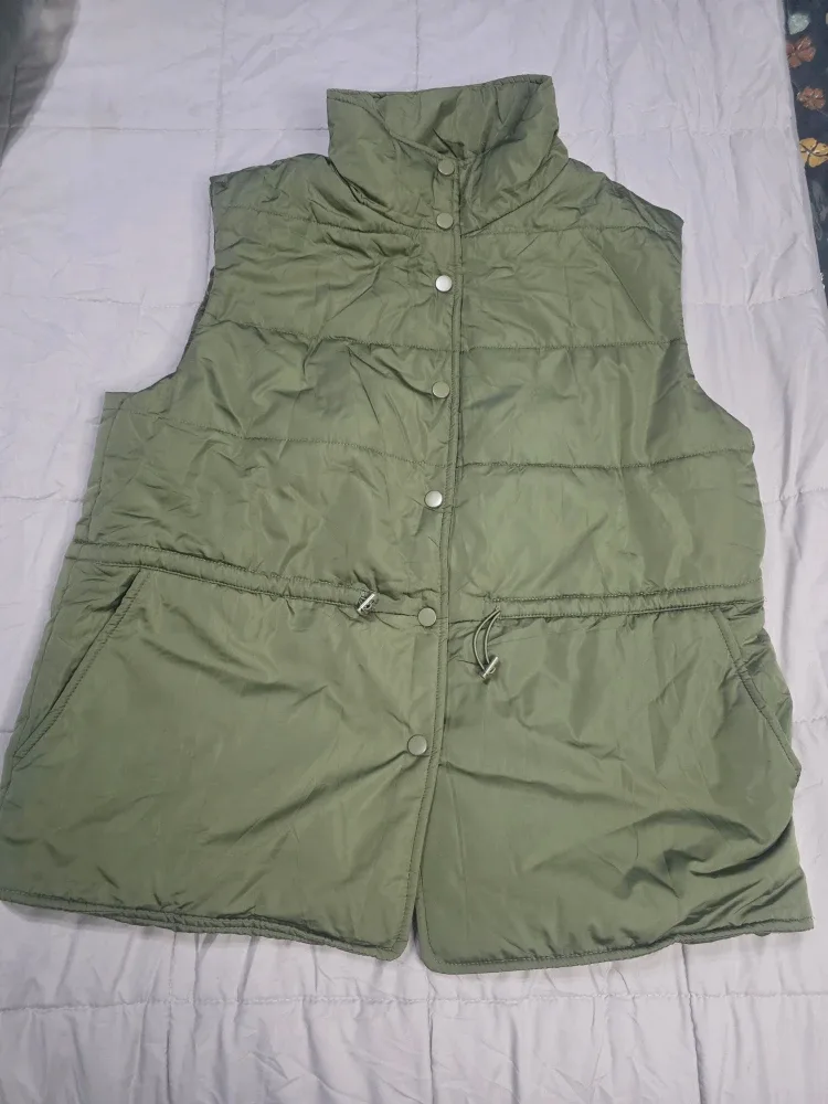 Army Green Puffer Vest - Size Medium