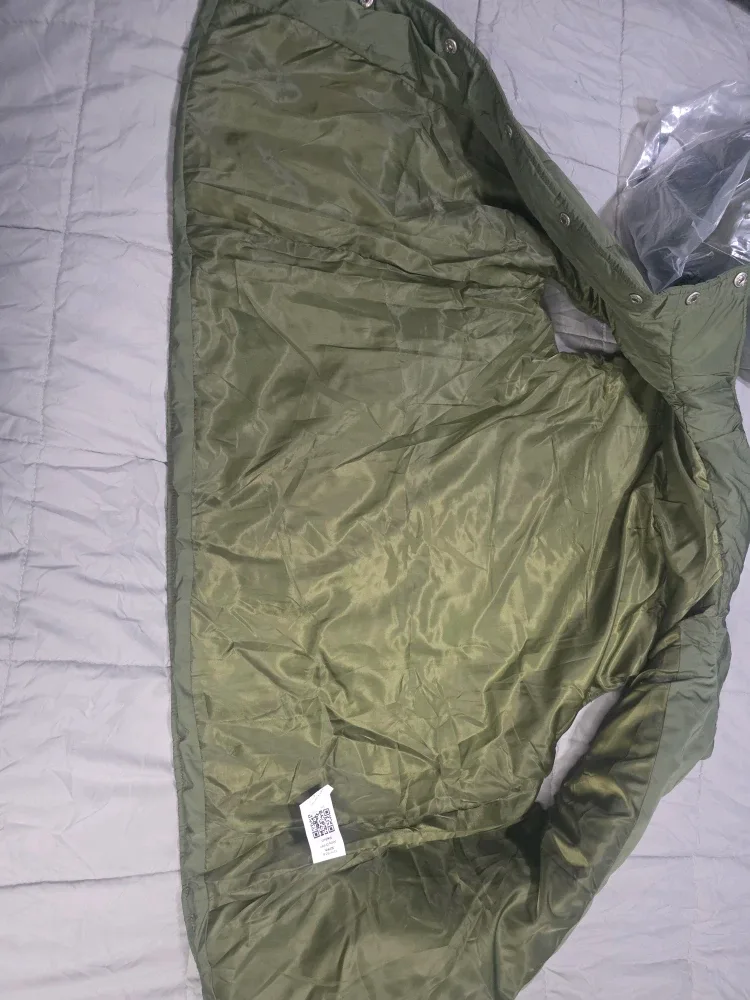 Army Green Puffer Vest - Size Medium image indicator(4)