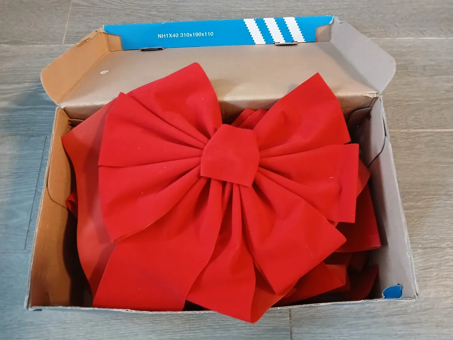 Set of 12 Red Christmas Bows available. Firm price. image indicator(2)