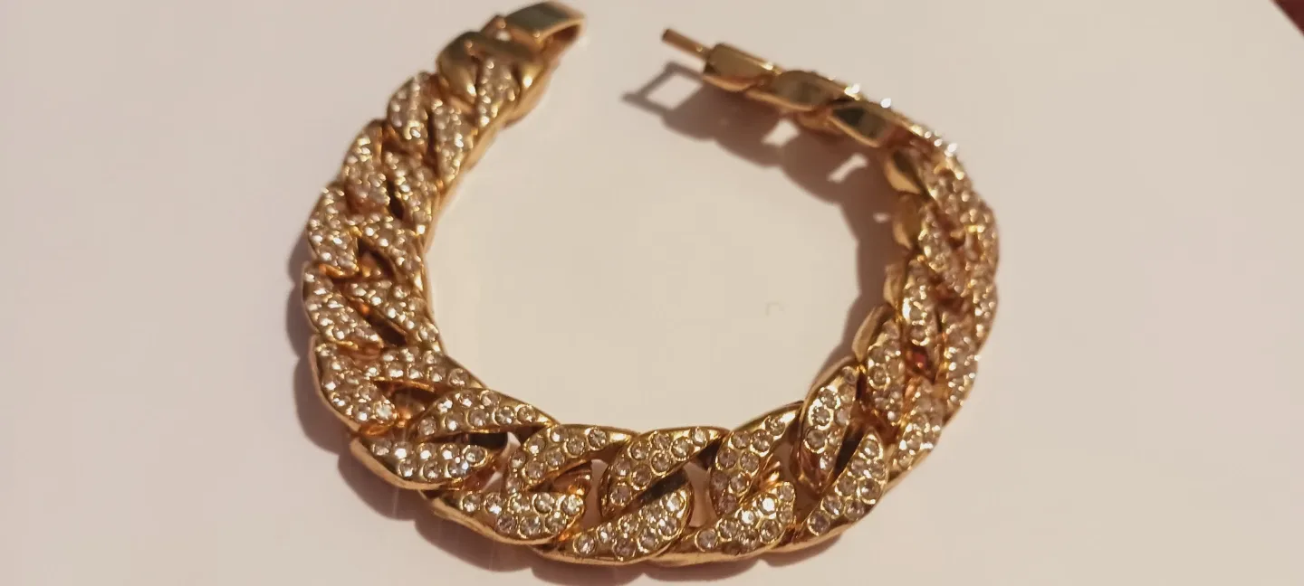 NEW !!!  Gorgeous Sparkling ✨️ Bracelet