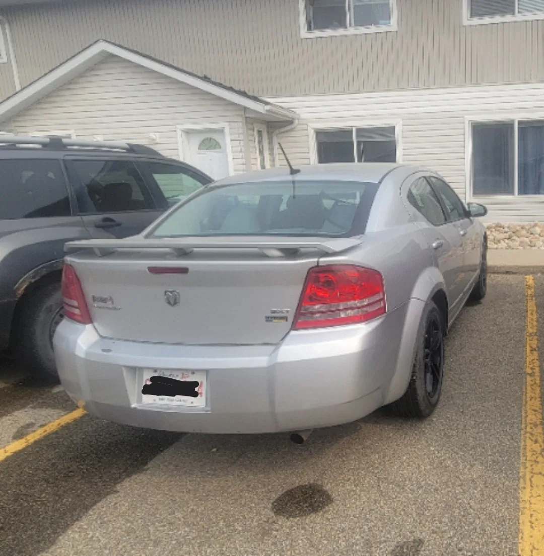 Dodge Avenger Sedan - Silver image indicator(5)