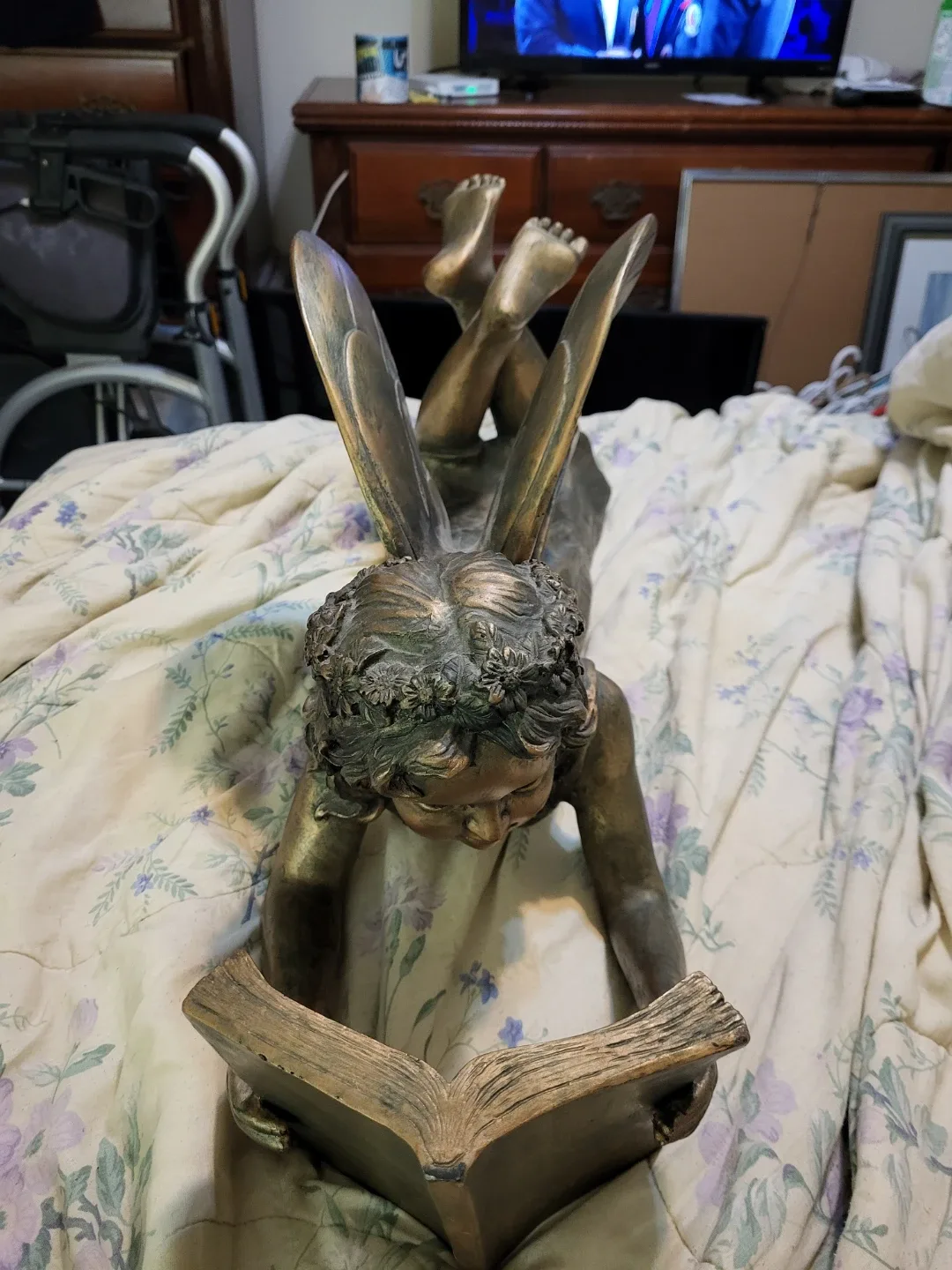 Angel Reading Book Statue image indicator(4)