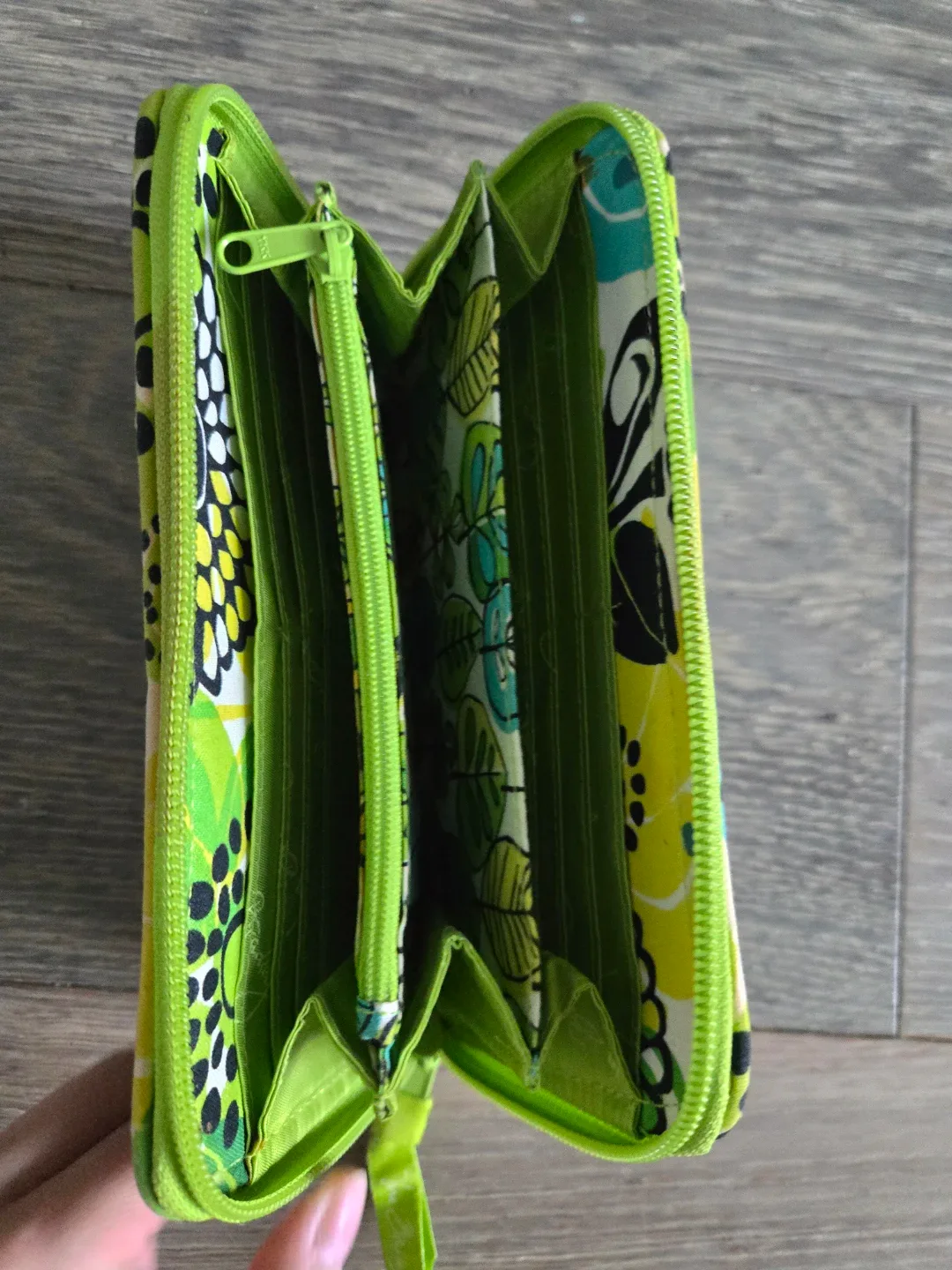 Vera Bradley Wallet #Cleanout image indicator(2)