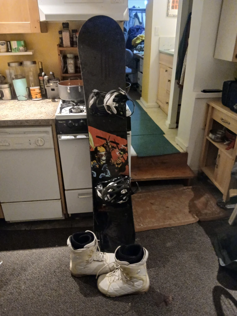 Nitro Shadow 62 Snowboard & Flow Boots size 11.5