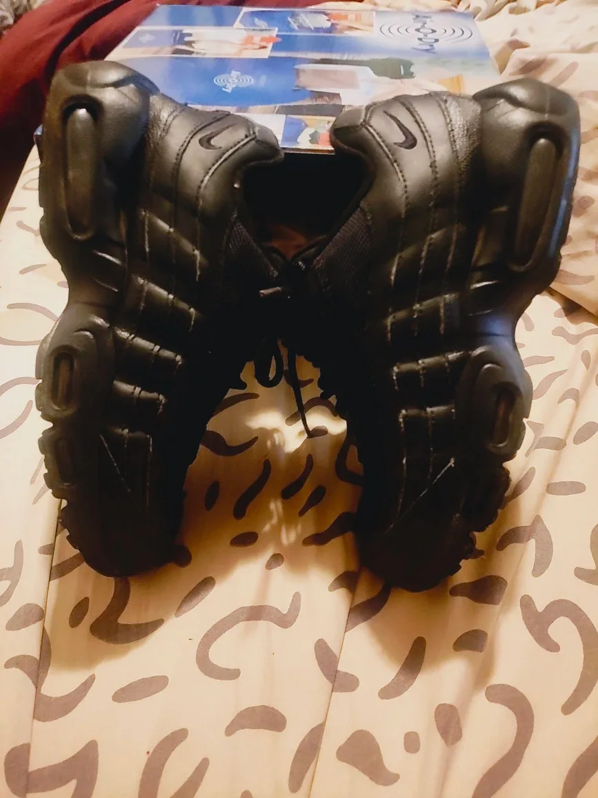 #Cleanout Nike Air Max 95 Black Sneakers Size 4.5Y used