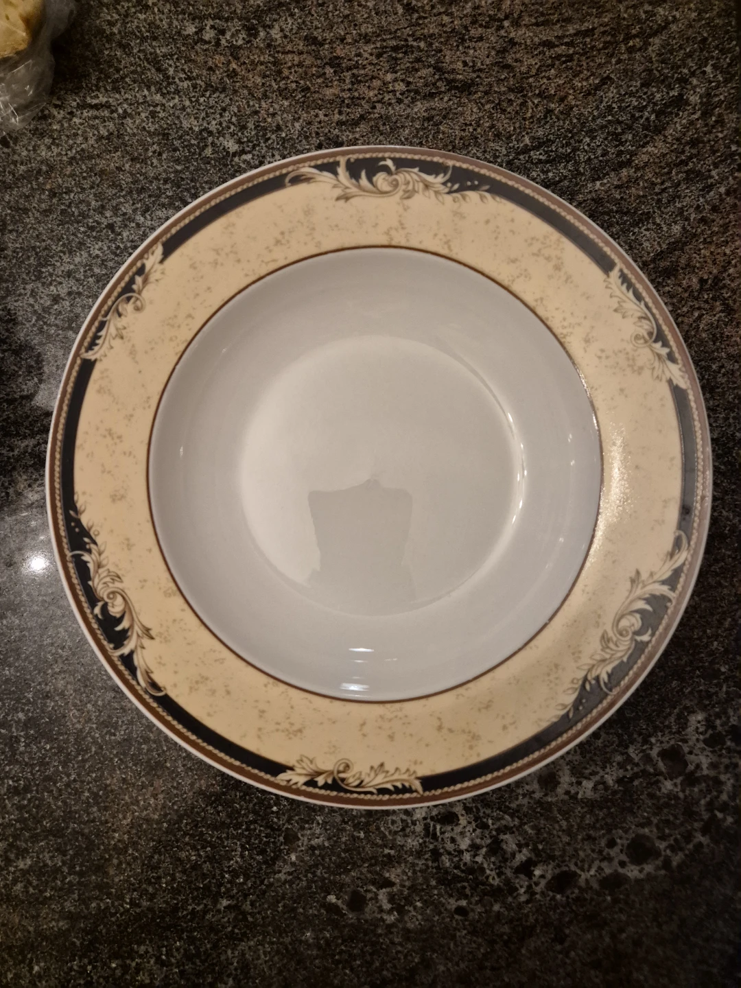 Decorative Rim Bowl