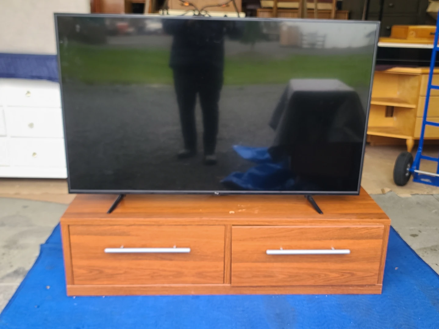RCA 58" Smart 4K UHD TV RHOS581SM-D
