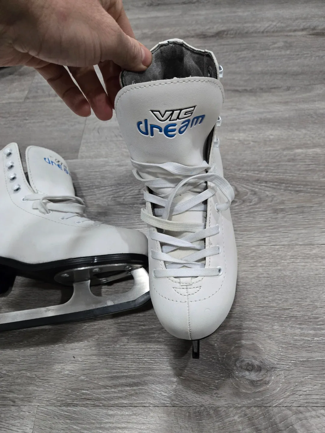 Vic Dream White Ice Skates - Size 6 image indicator(6)