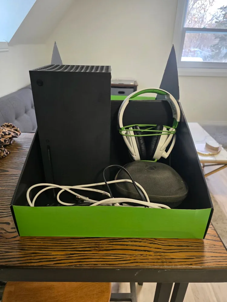 50inch TV+ Xbox Series X 1TB SSD Console Bundle