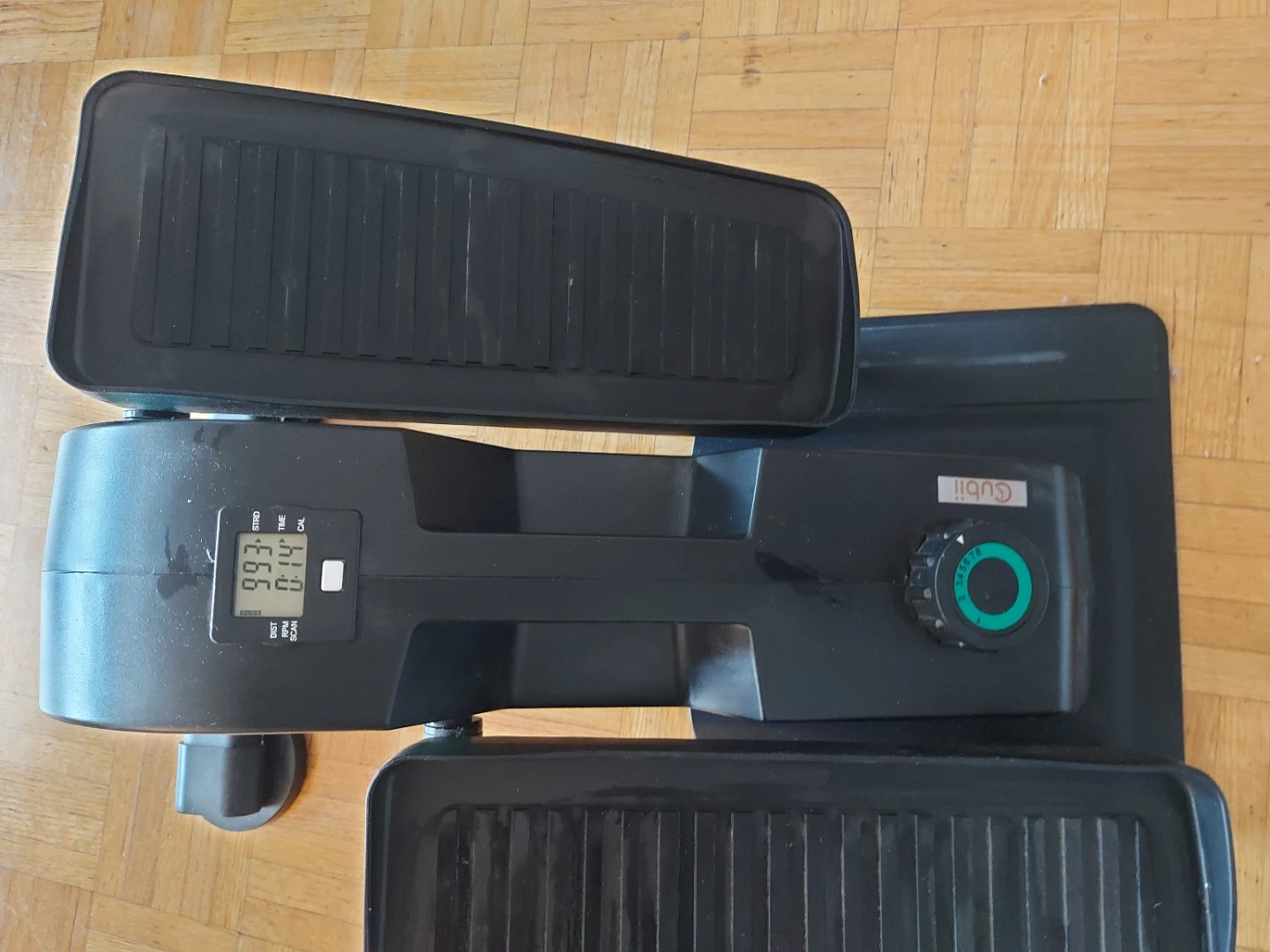 Cubii under-desk elliptical - photo 3