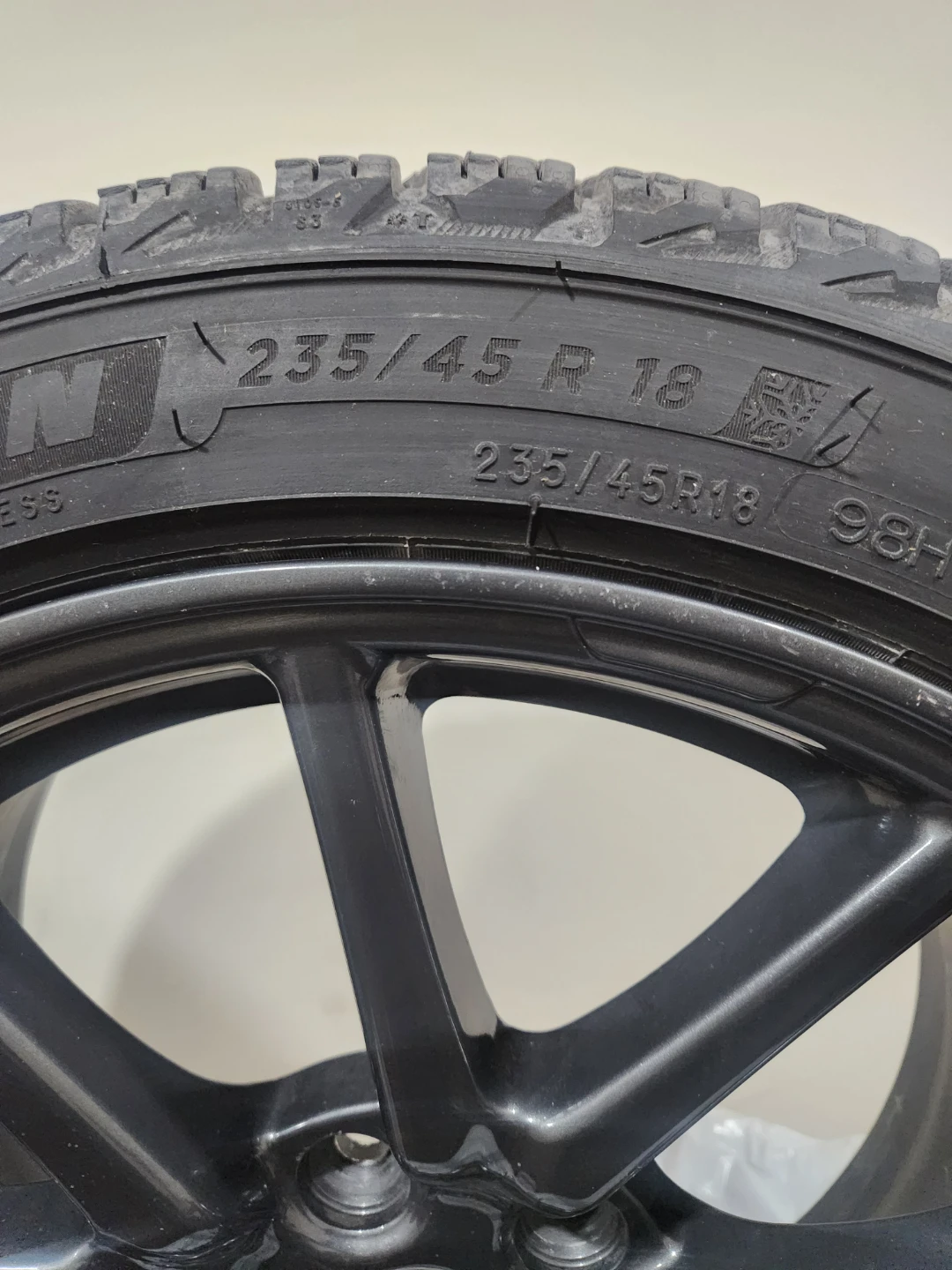 Michelin x-icesnow tires 235/45R18 - photo 3