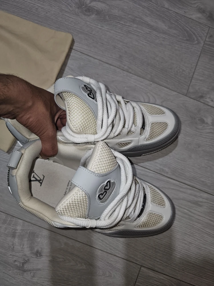 Louis Vuitton sneakers - Size 11 - photo 4
