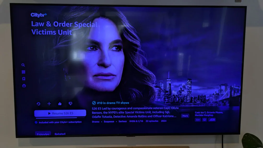 Samsung 50" 4K HDR Smart LED TV with wall bracket and TV stand image indicator(3)