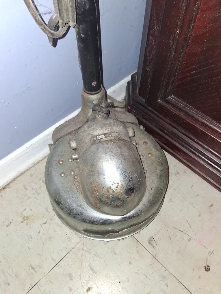 Vintage Floor Polisher In Working Condition image indicator(2)