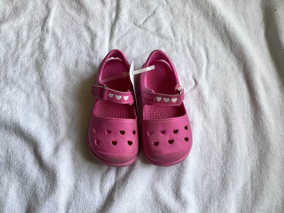 Girls sz 9 shoes and sandals