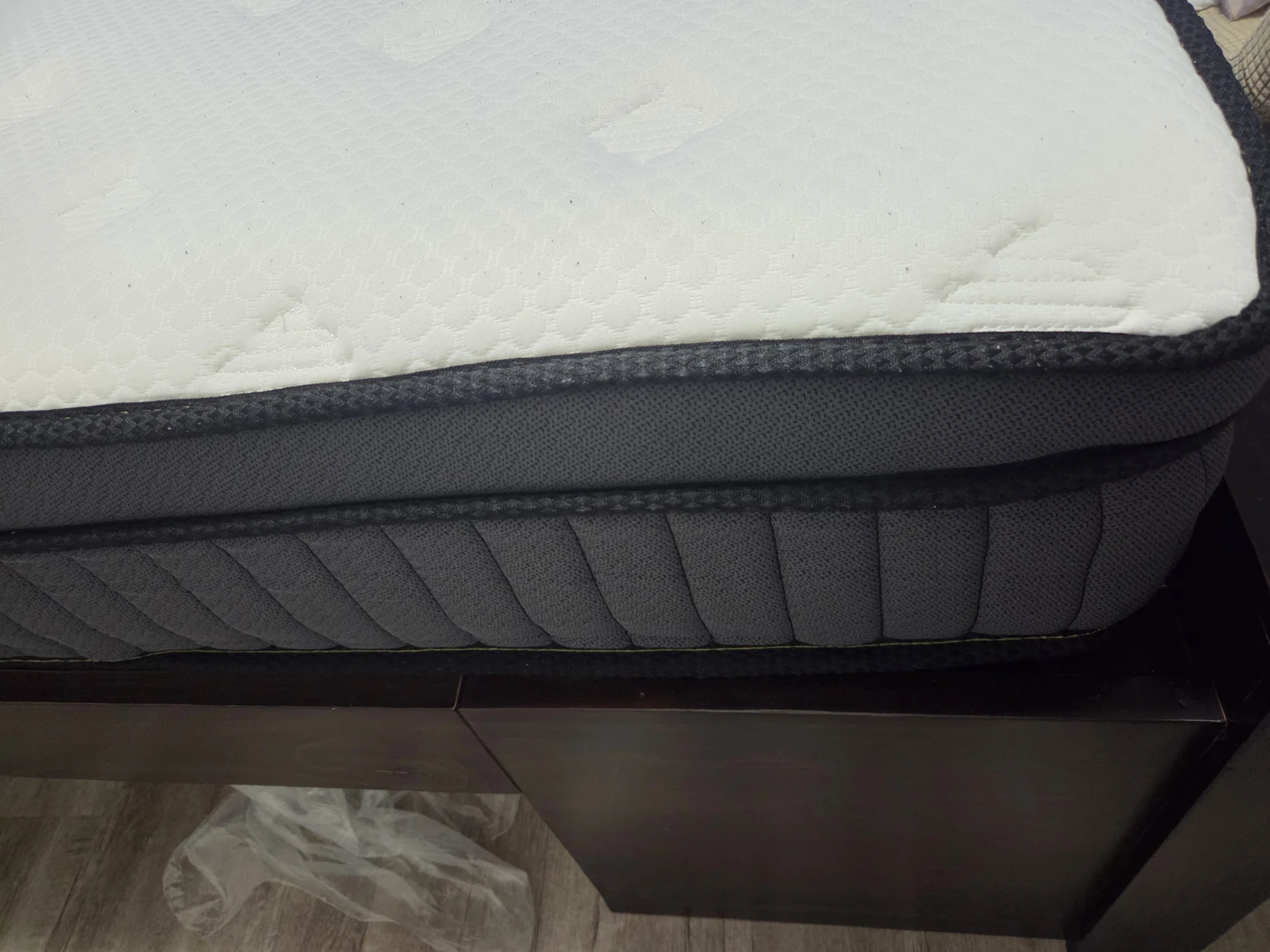 Queen Size Mattress - photo 2