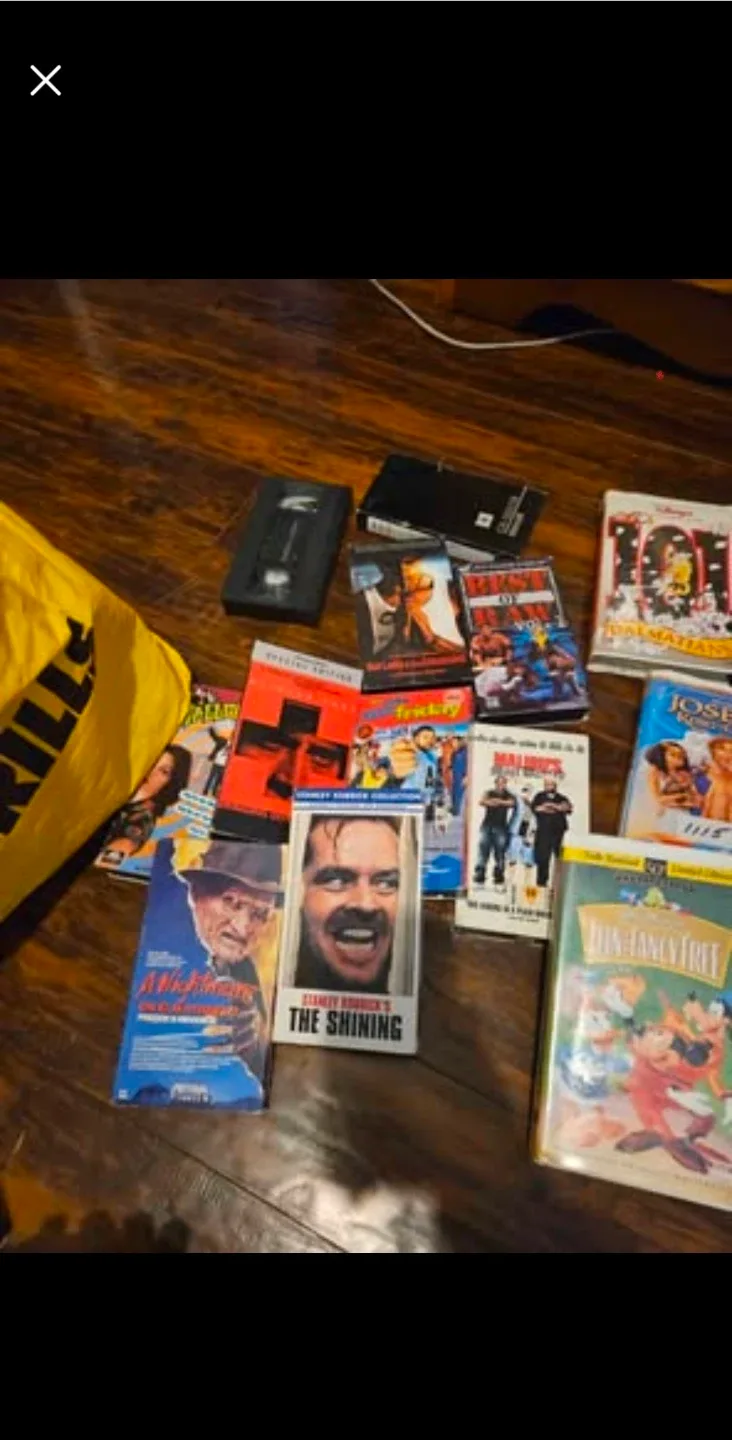 VHS MOVIES BUNDLE and few dvds(Alot of Disney vhs) image indicator(5)