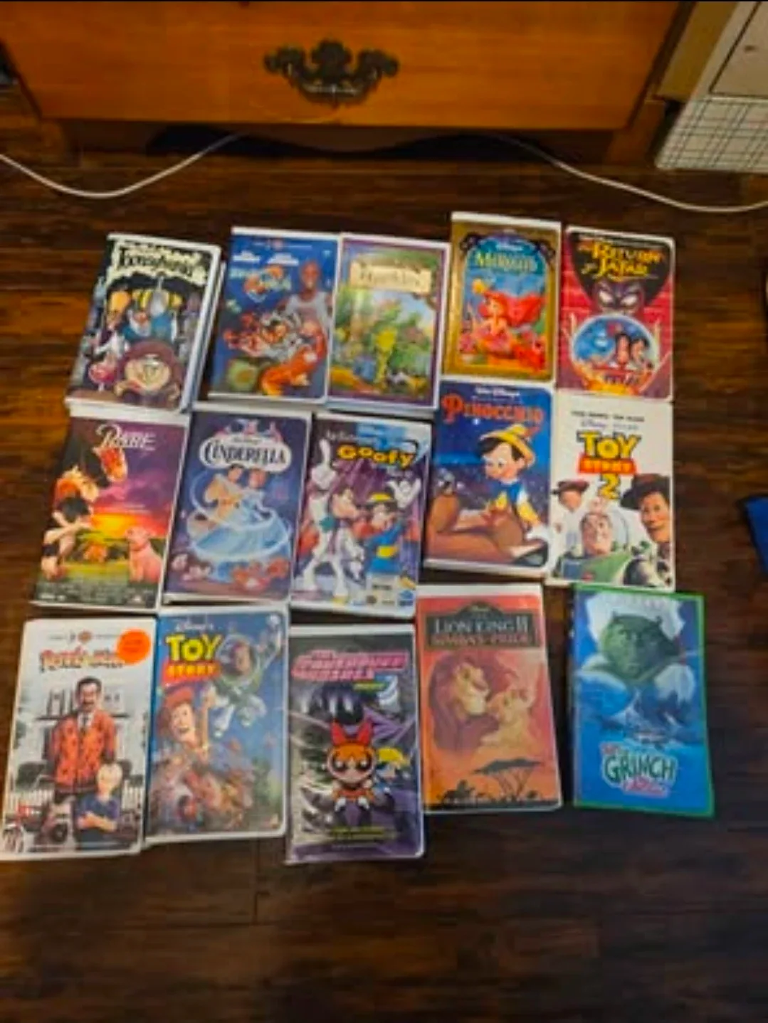 VHS MOVIES BUNDLE and few dvds(Alot of Disney vhs) image indicator(7)
