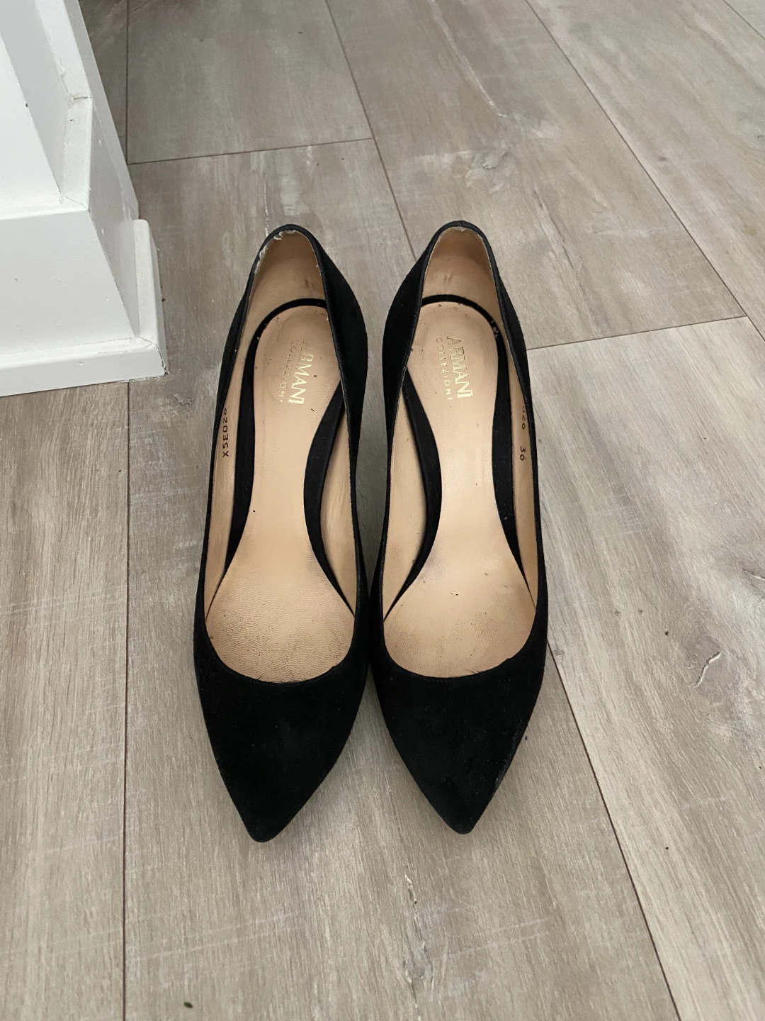 Armani Collection Velvet Kitten Heel Pumps – Size 36