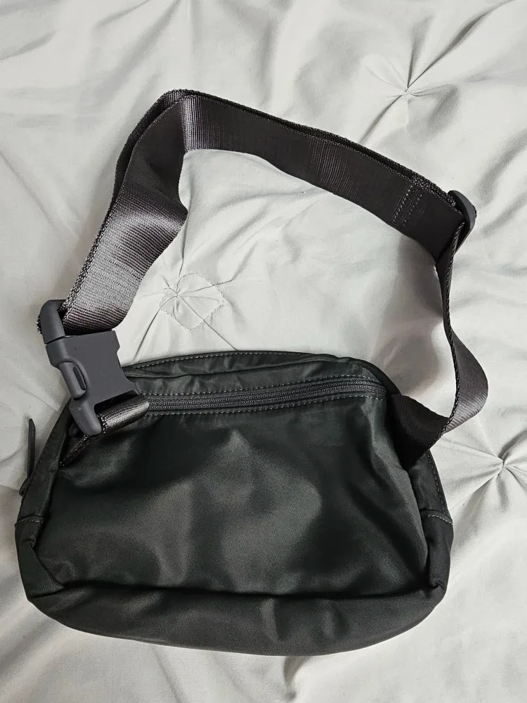 Tnaction Everyday Belt Bag -Grey image indicator(2)