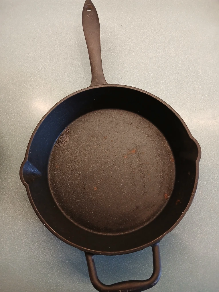 Really $11 each now! Lagostina Cast Iron Skillets (2) - photo 5
