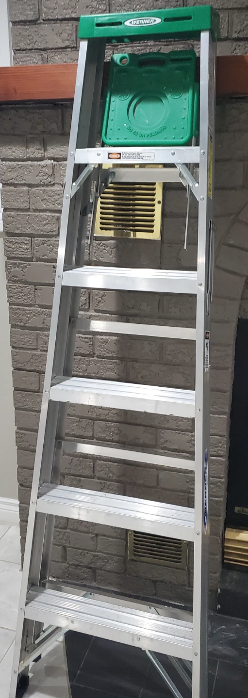 Werner Aluminum Ladder (6 feet) - photo 3