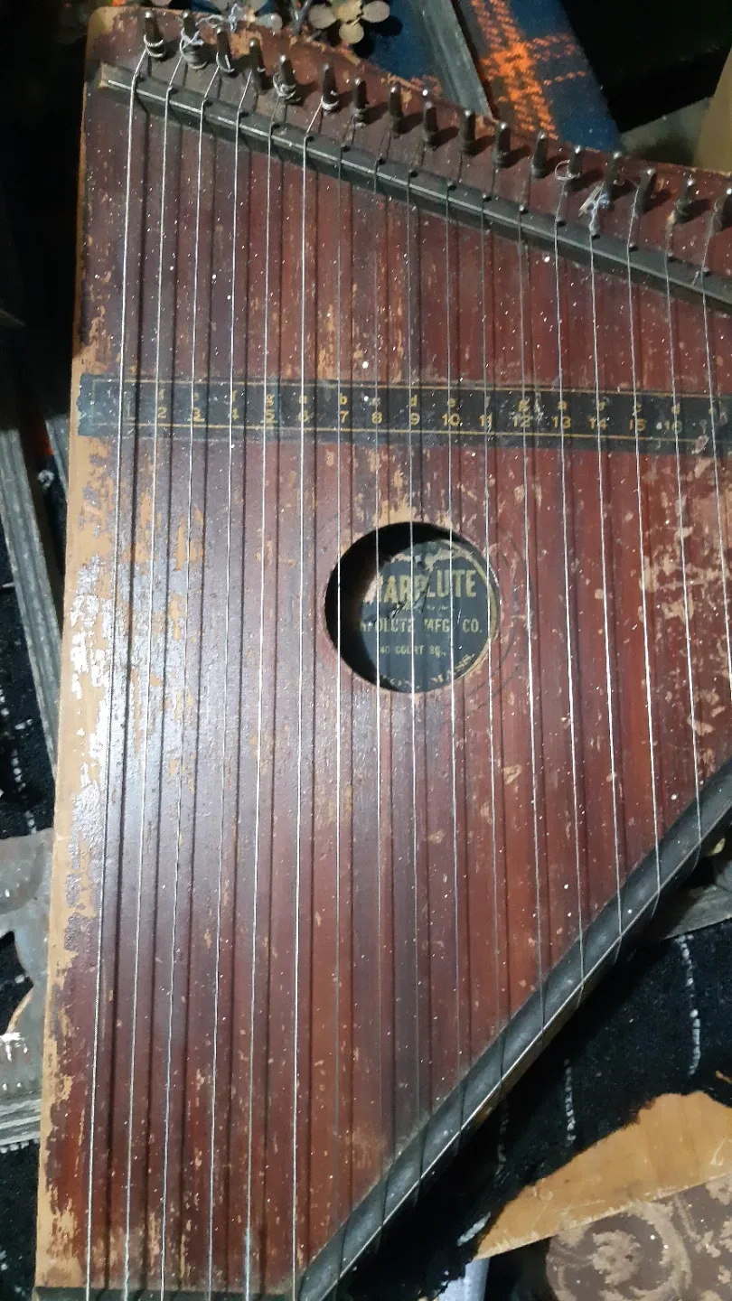 Vintage Harplute Zither Instrument