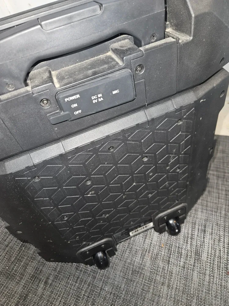 Poetable Monster Rockin' Roller 4 Max Speaker image indicator(2)