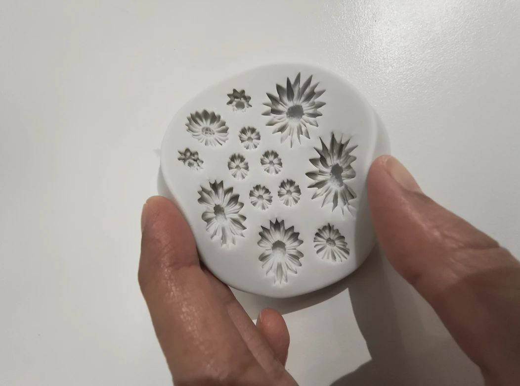 Flower Silicone Mold - Baking & Crafts - photo 2