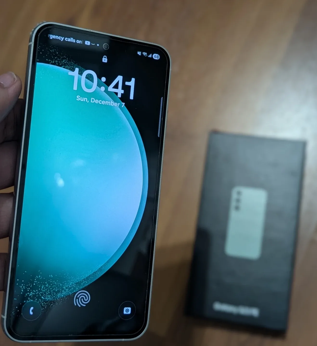 Samsung Galaxy S23 FE Mint - Like New! image indicator(3)