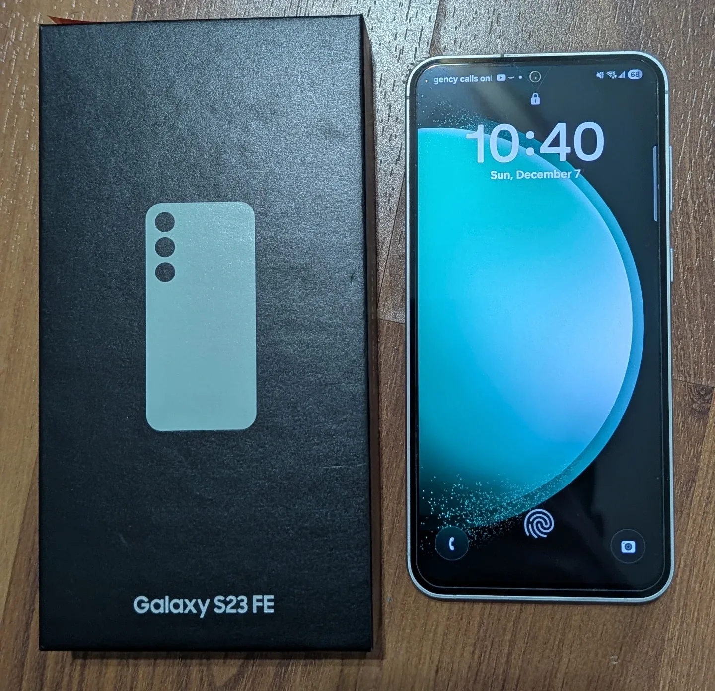 Samsung Galaxy S23 FE Mint - Like New! image indicator(4)