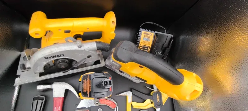 SafeSense Construction & Carpentry Master Kit – DeWalt Edition image indicator(7)