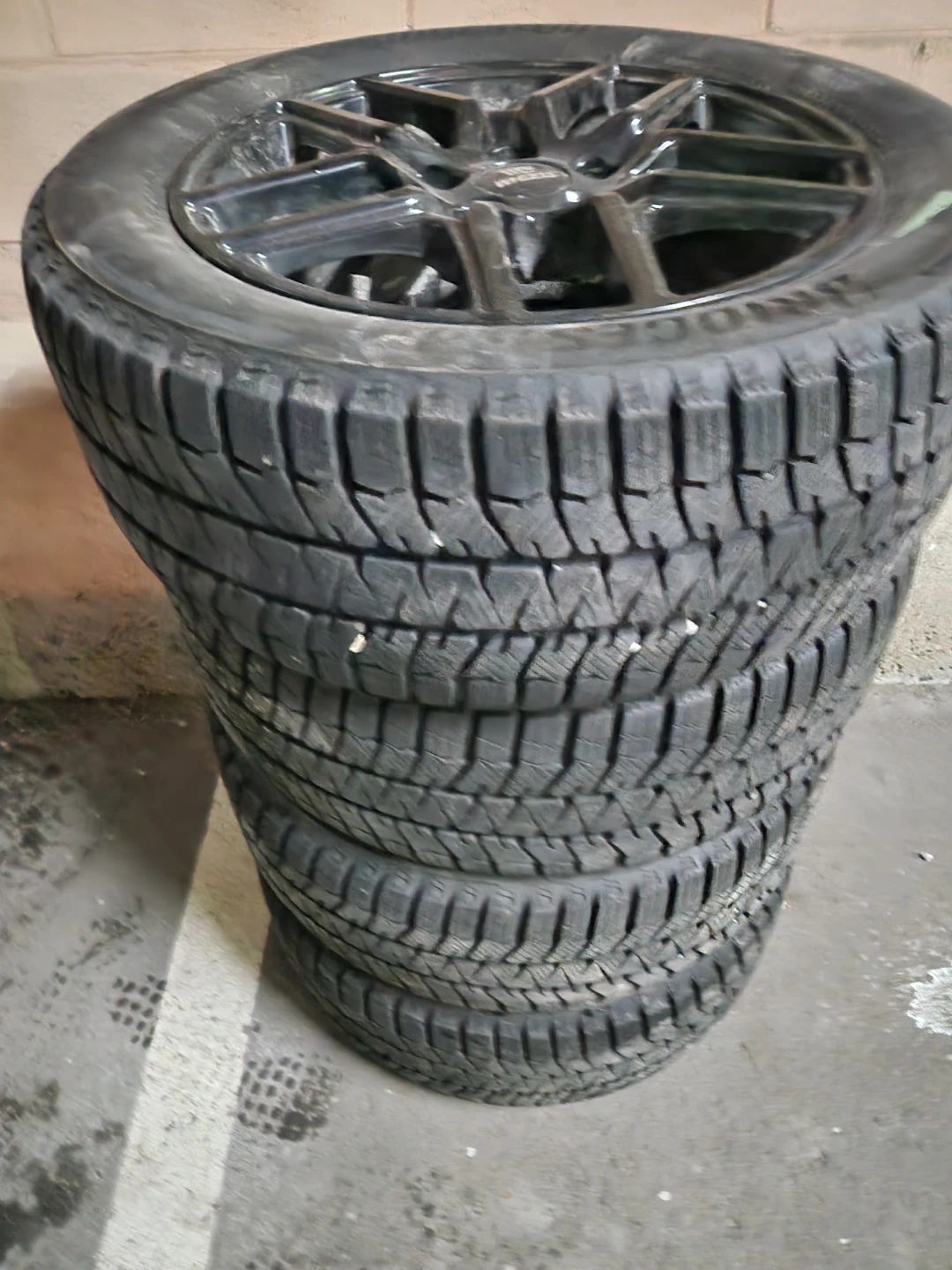 Bridgestone Blizzak 205/55R16 Winter Tires