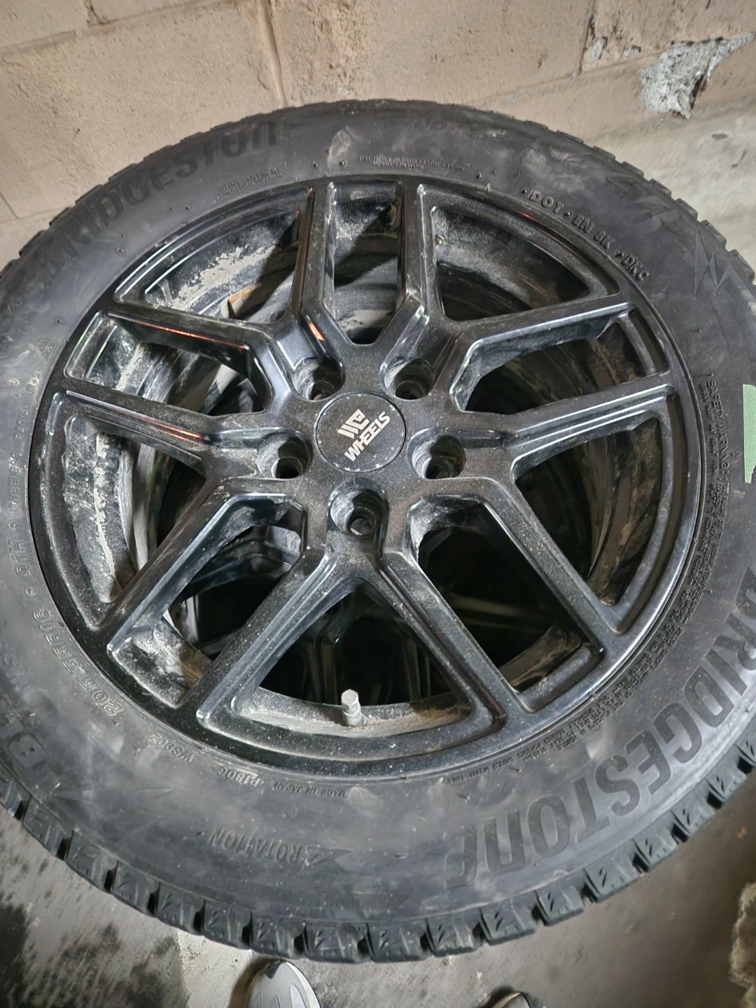 Bridgestone Blizzak 205/55R16 Winter Tires - photo 5