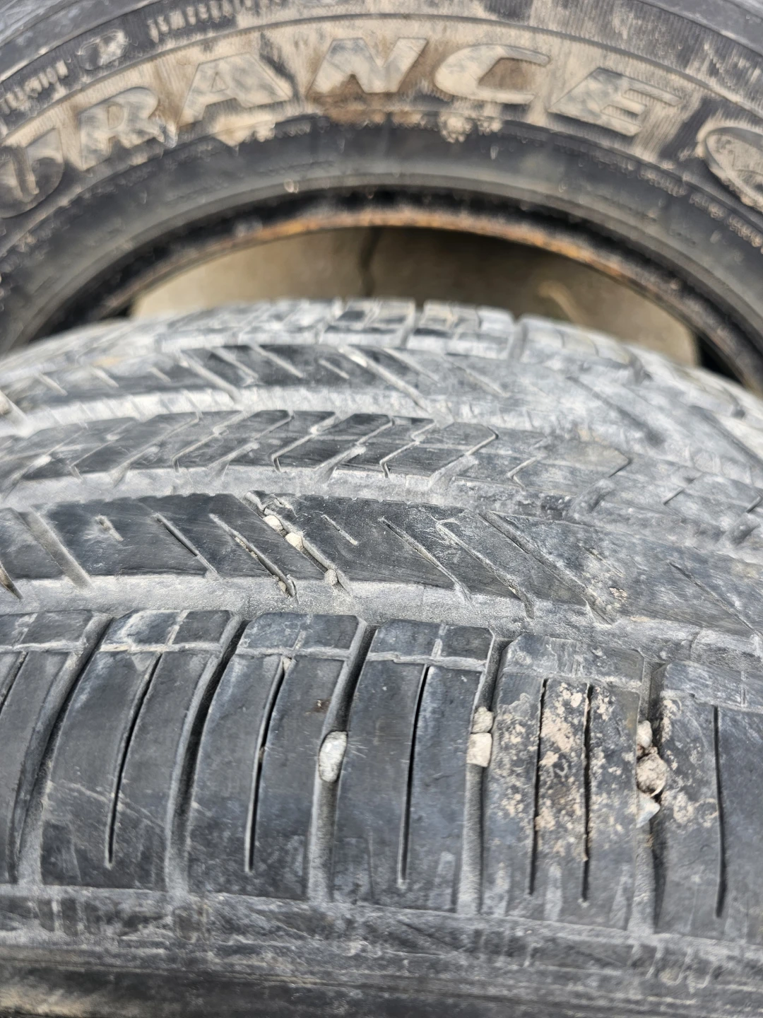 2X205/60R16 Goodyear Assurance all season tires only 2 - photo 4