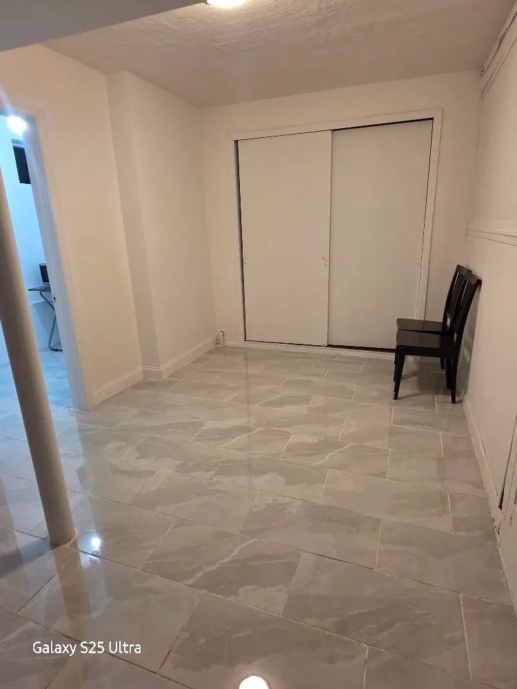 Semi-basement DISPONIBLE AHORA image indicator(3)